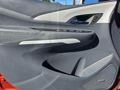 Used 2021 Chevrolet Bolt Premier w/ Infotainment Package image 25