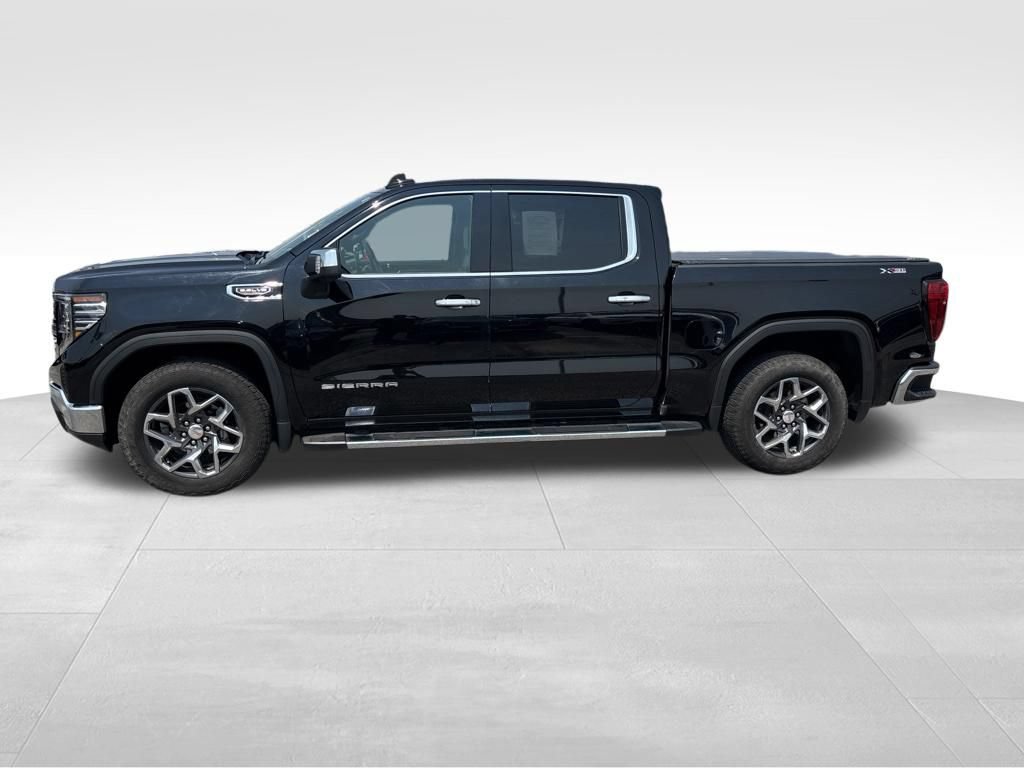 Used 2023 GMC Sierra 1500 SLT w/ SLT Premium Package AWD/4WD image 3