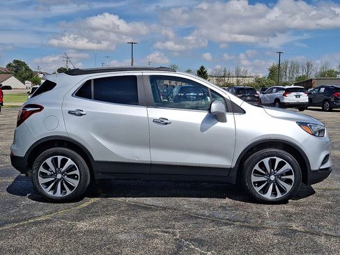 Used 2021 Buick Encore Preferred AWD/4WD image 25
