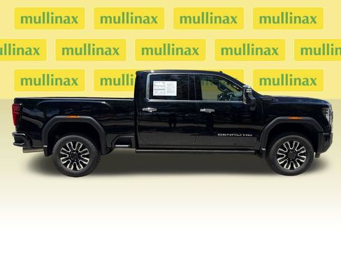 Used 2024 GMC Sierra 2500 Denali Ultimate AWD/4WD image 2