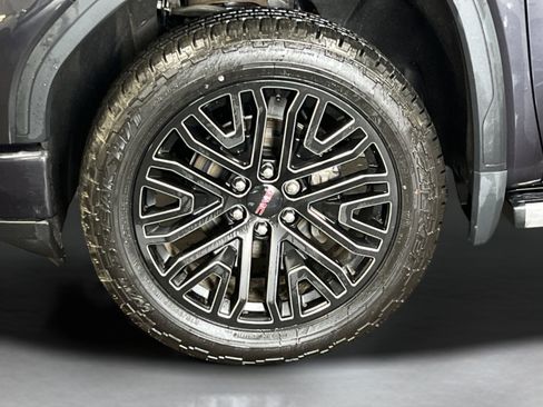 Used 2024 GMC Sierra 1500 Denali w/ Denali Reserve Package image 9