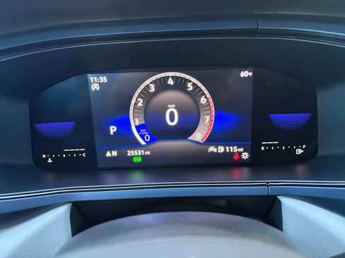 Certified 2023 Volkswagen Taos SE w/ Panoramic Sunroof Package image 18