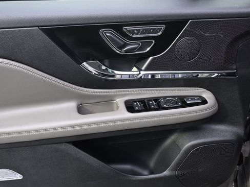 New 2026 Lincoln Corsair Premiere image 22