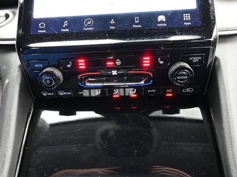 Used 2023 Jeep Grand Cherokee Limited AWD/4WD image 15