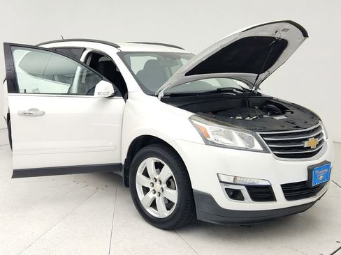 Certified 2017 Chevrolet Traverse LT w/ Style and Technology Package image 10