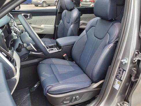 Used 2023 Kia Sorento SX Prestige image 10