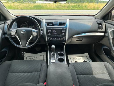Used 2014 Nissan Altima 2.5 SV FWD image 16