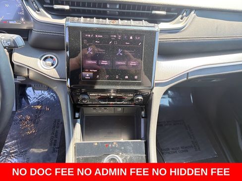 Used 2025 Jeep Grand Cherokee Altitude AWD/4WD image 20