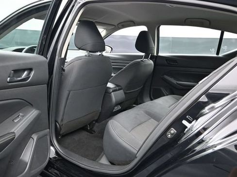 Used 2024 Nissan Altima 2.5 SV AWD/4WD image 19