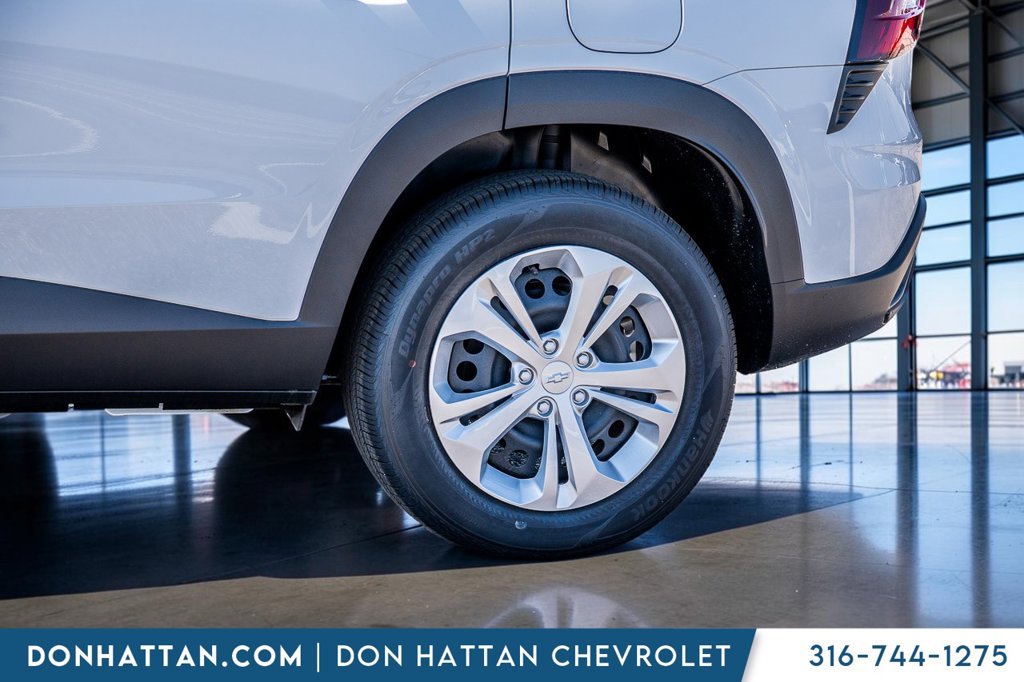 New 2026 Chevrolet Trax LS FWD image 37
