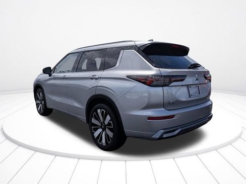 Used 2025 Mitsubishi Outlander SEL FWD image 5