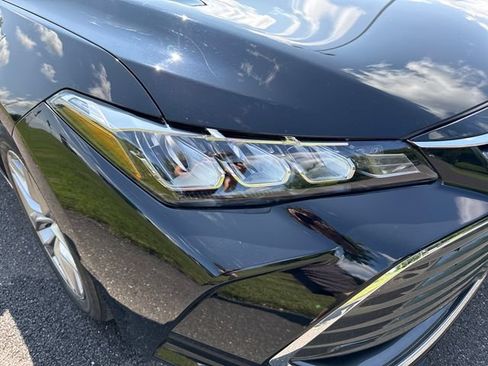 Used 2021 Toyota Avalon XLE w/ Moonroof Package AWD/4WD image 12