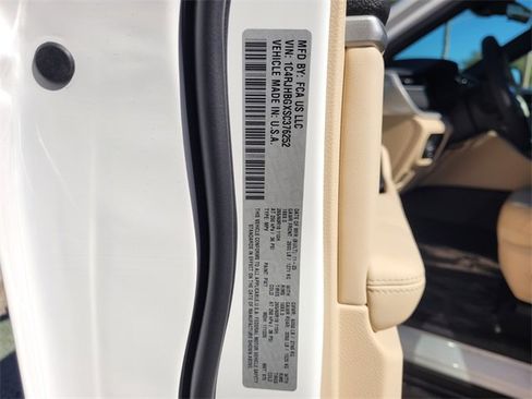 New 2025 Jeep Grand Cherokee Limited image 22