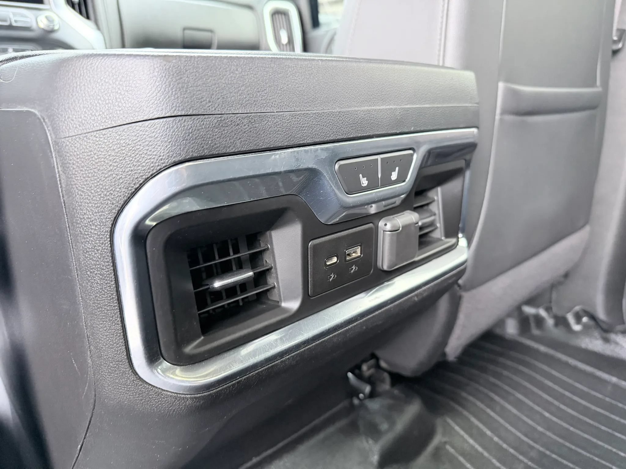 Used 2020 GMC Sierra 3500 SLT w/ Technology Package AWD/4WD image 17