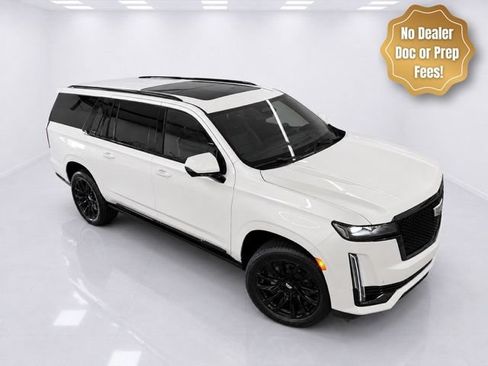 Used 2023 Cadillac Escalade ESV Sport Platinum w/ LPO, ONYX Package AWD/4WD image 3