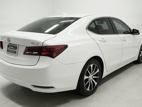 Used 2016 Acura TLX w/ Technology Package FWD image 4