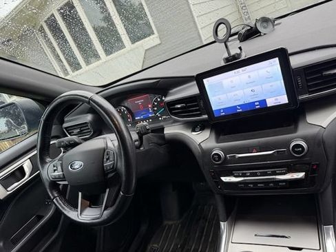 Used 2020 Ford Explorer XLT w/ Equipment Group 202A AWD/4WD image 10