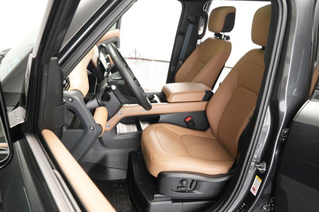Used 2026 Land Rover Defender 110 X-Dynamic SE AWD/4WD image 26