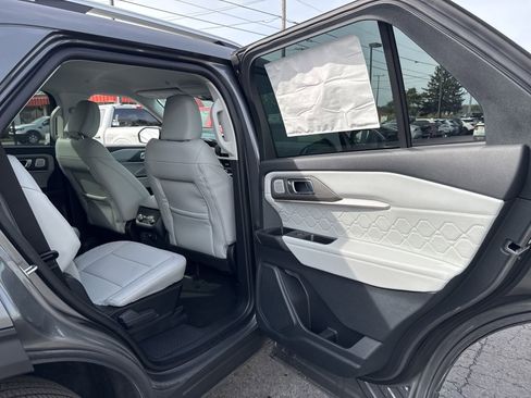 New 2026 Ford Explorer Platinum w/ LUX Leather Package AWD/4WD image 36