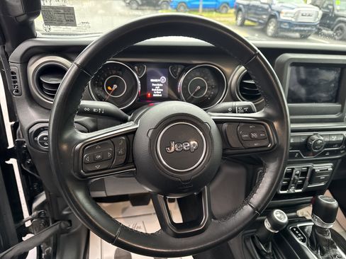 Used 2022 Jeep Gladiator Sport image 17