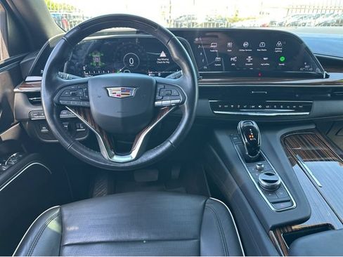 Certified 2024 Cadillac Escalade Premium Luxury w/ Performance Package AWD/4WD image 24