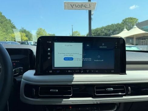 New 2025 Lincoln Aviator Reserve w/ Luxury Package image 9