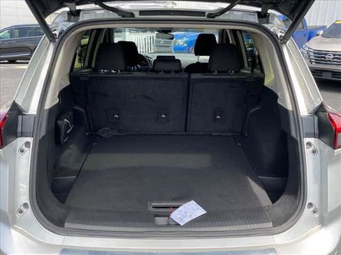 Used 2024 Nissan Rogue SV FWD image 5