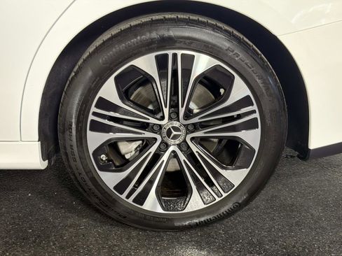 Used 2025 Mercedes-Benz E 350 Sedan image 14