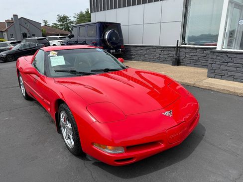 Used 2003 Chevrolet Corvette Coupe w/ Preferred Equipment Group RWD image 11