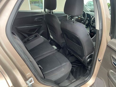 Used 2018 Chevrolet Trax LS w/ LPO, Protection Package FWD image 28