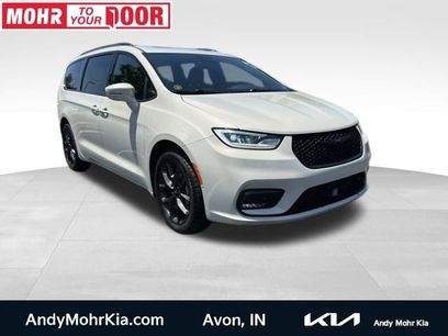 Used 2021 Chrysler Pacifica Touring-L w/ Premium & Safety Sphere Group