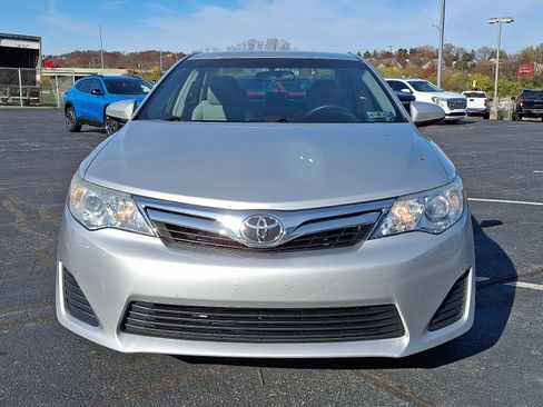 Used 2013 Toyota Camry LE image 2