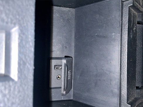 Used 2016 Nissan Sentra SV image 31