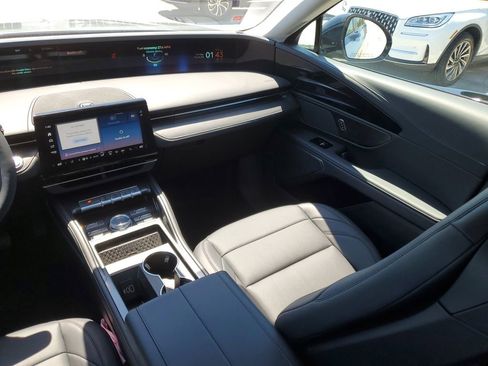 New 2026 Lincoln Nautilus Premier AWD/4WD image 16