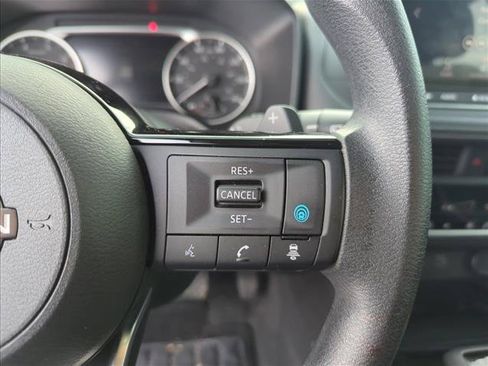 Used 2023 Nissan Rogue SV FWD image 15