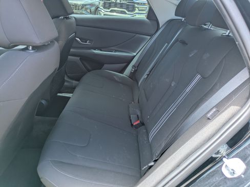 Certified 2025 Hyundai Elantra SEL FWD image 12