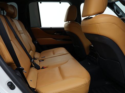 Used 2025 Lexus LX 700h Luxury AWD/4WD image 29