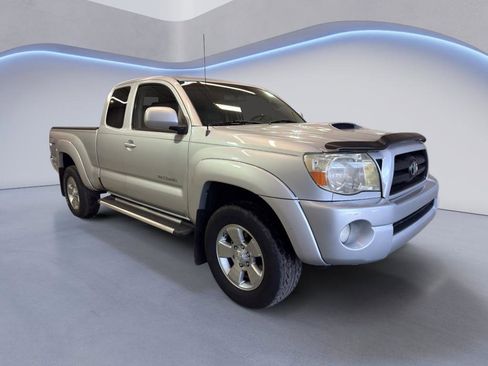 Used 2006 Toyota Tacoma PreRunner RWD image 1