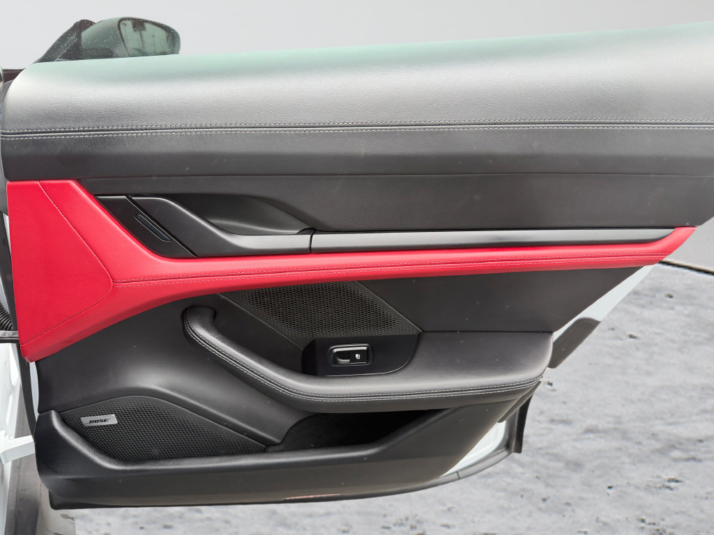 Used 2022 Porsche Taycan RWD image 41