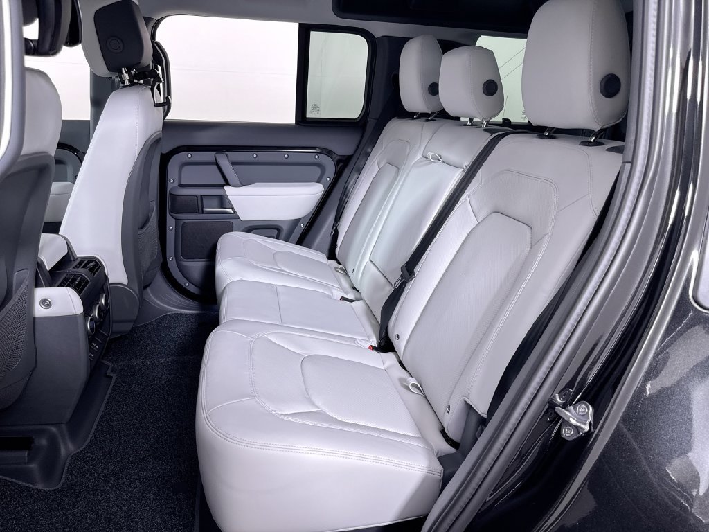 New 2026 Land Rover Defender 110 S AWD/4WD image 20