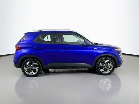 Used 2025 Hyundai Venue SEL FWD image 7