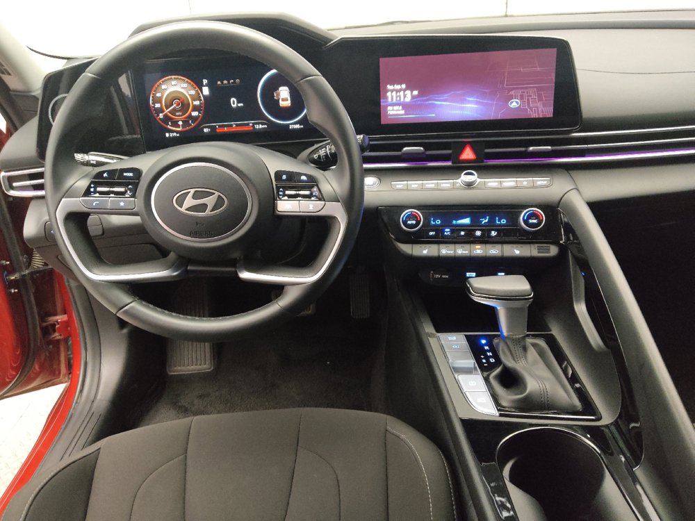 Used 2025 Hyundai Elantra SEL FWD image 22