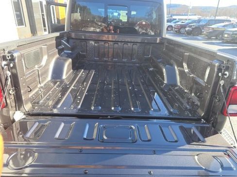 New 2026 Jeep Gladiator Sport image 25