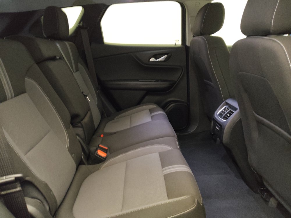 Used 2025 Chevrolet Blazer LT FWD image 19