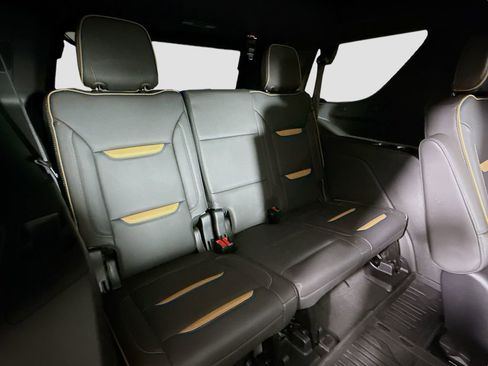 Used 2024 GMC Yukon AT4 w/ Technology Package image 27