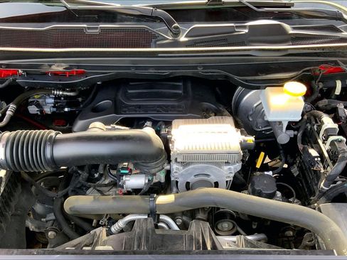 Used 2023 RAM 1500 Laramie AWD/4WD image 32