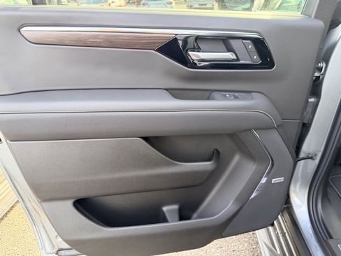 New 2026 Chevrolet Suburban Premier image 36