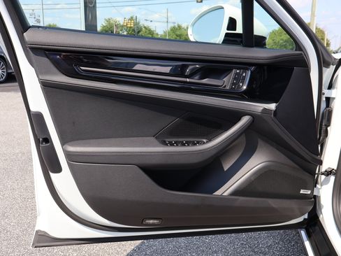 Used 2025 Porsche Panamera RWD image 14