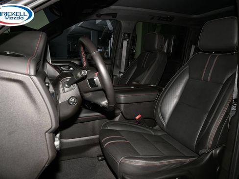 Used 2021 Chevrolet Suburban RST w/ Luxury Package RWD image 6