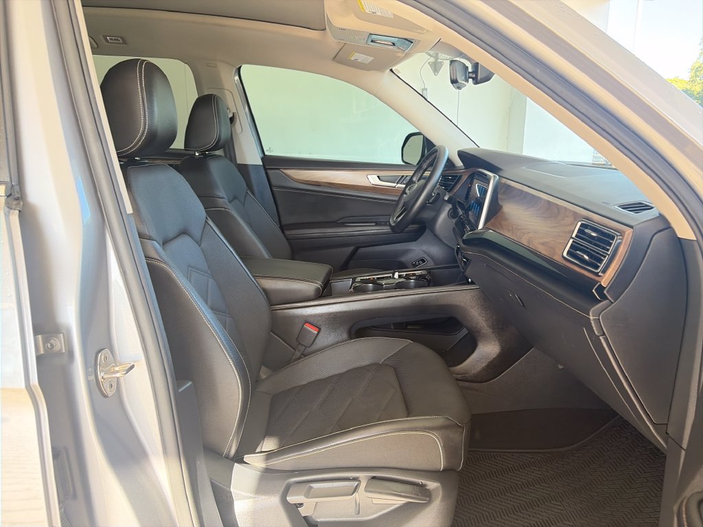 Certified 2024 Volkswagen Atlas SE FWD image 29